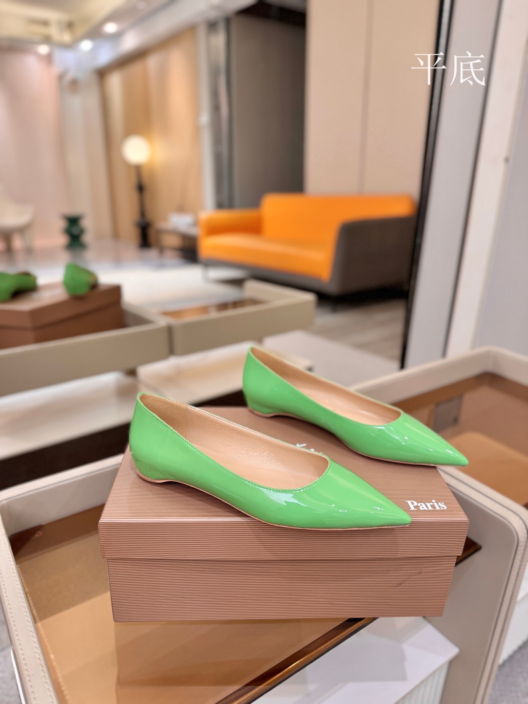 漆皮 单鞋（经典款）质感立体穿出时尚芭莎的气质优质皮里更加柔软透气，无敌瘦腿，穿上立马拉升腿的长度～涵深