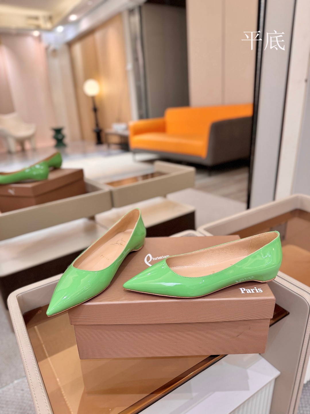 漆皮 单鞋（经典款）质感立体穿出时尚芭莎的气质优质皮里更加柔软透气，无敌瘦腿，穿上立马拉升腿的长度～涵深