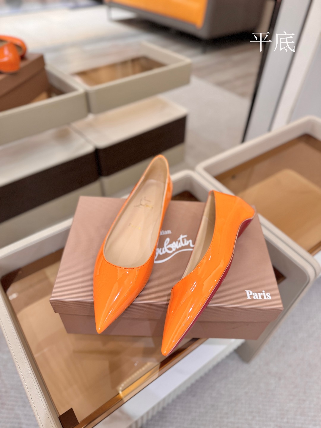 漆皮 单鞋（经典款）质感立体穿出时尚芭莎的气质优质皮里更加柔软透气，无敌瘦腿，穿上立马拉升腿的长度～涵深