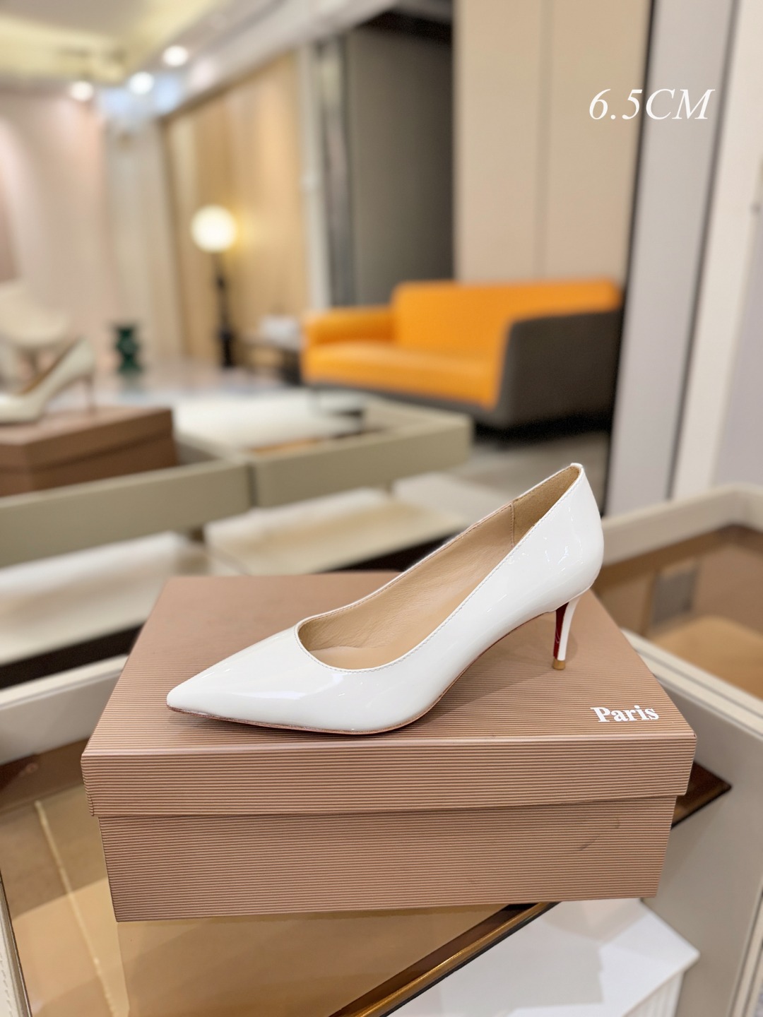 漆皮 单鞋（经典款）质感立体穿出时尚芭莎的气质优质皮里更加柔软透气，无敌瘦腿，穿上立马拉升腿的长度～涵深