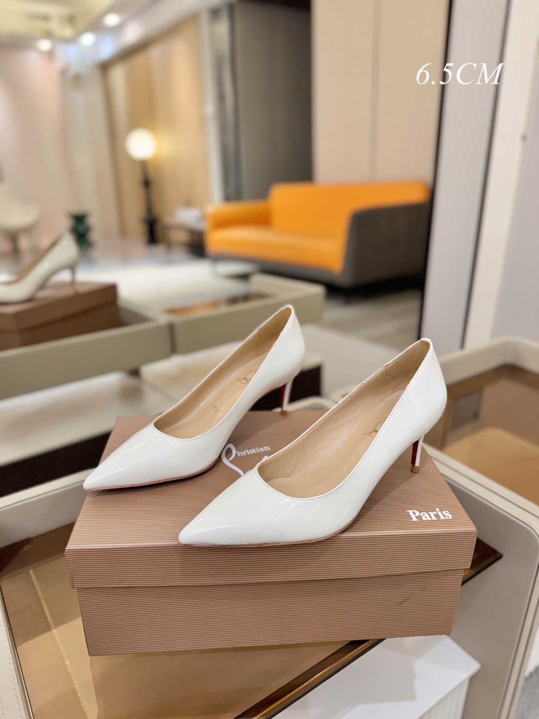 漆皮 单鞋（经典款）质感立体穿出时尚芭莎的气质优质皮里更加柔软透气，无敌瘦腿，穿上立马拉升腿的长度～涵深