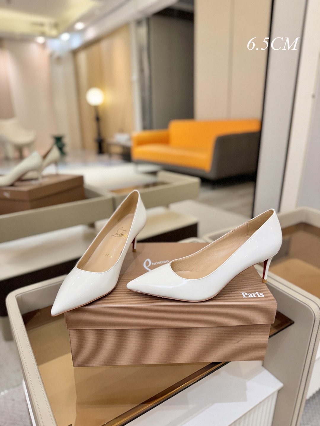 漆皮 单鞋（经典款）质感立体穿出时尚芭莎的气质优质皮里更加柔软透气，无敌瘦腿，穿上立马拉升腿的长度～涵深