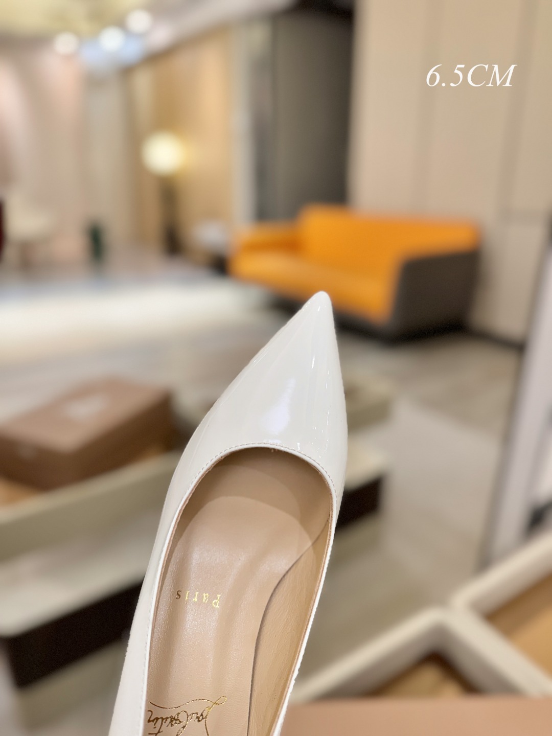 漆皮 单鞋（经典款）质感立体穿出时尚芭莎的气质优质皮里更加柔软透气，无敌瘦腿，穿上立马拉升腿的长度～涵深