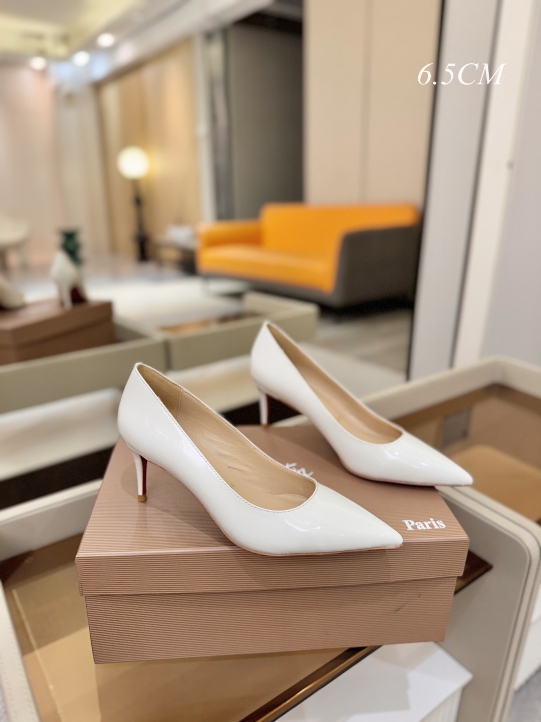 漆皮 单鞋（经典款）质感立体穿出时尚芭莎的气质优质皮里更加柔软透气，无敌瘦腿，穿上立马拉升腿的长度～涵深