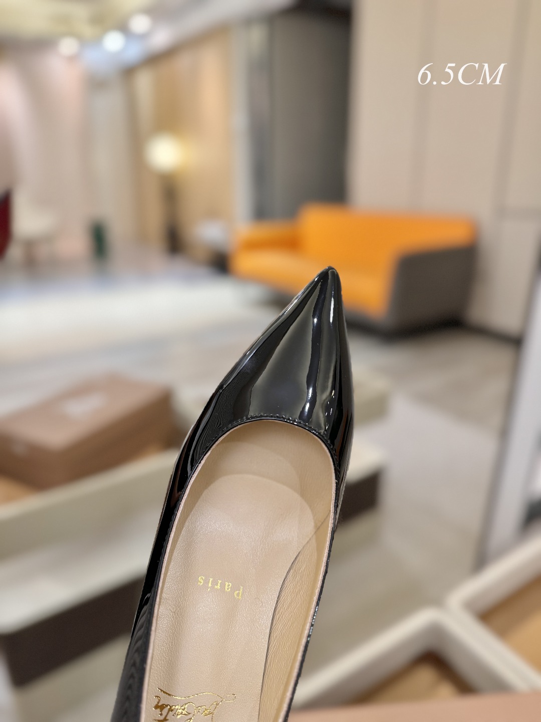 漆皮 单鞋（经典款）质感立体穿出时尚芭莎的气质优质皮里更加柔软透气，无敌瘦腿，穿上立马拉升腿的长度～涵深