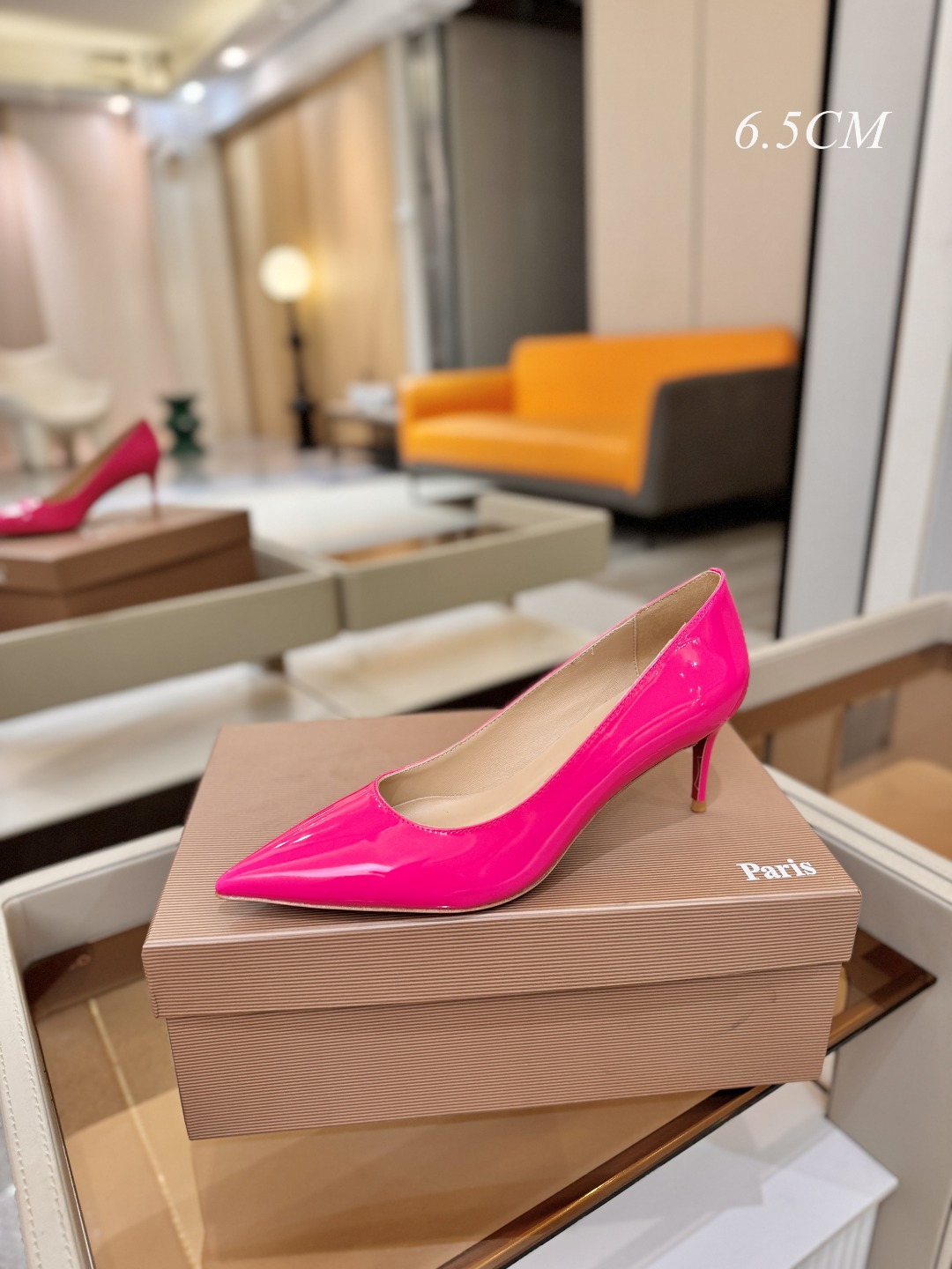 漆皮 单鞋（经典款）质感立体穿出时尚芭莎的气质优质皮里更加柔软透气，无敌瘦腿，穿上立马拉升腿的长度～涵深