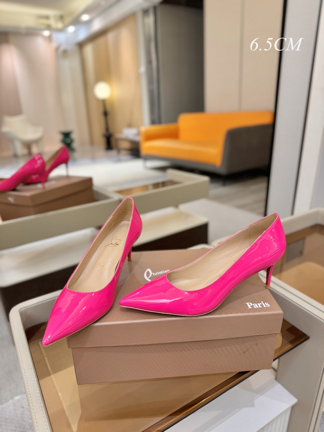 漆皮 单鞋（经典款）质感立体穿出时尚芭莎的气质优质皮里更加柔软透气，无敌瘦腿，穿上立马拉升腿的长度～涵深