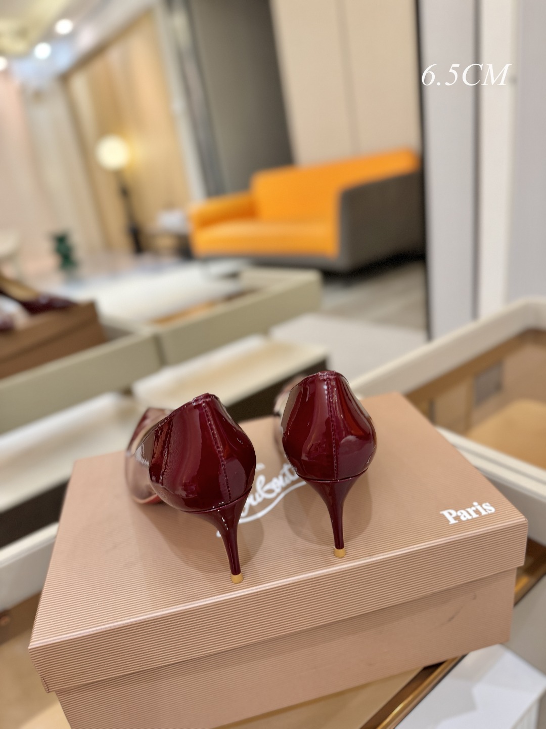 漆皮 单鞋（经典款）质感立体穿出时尚芭莎的气质优质皮里更加柔软透气，无敌瘦腿，穿上立马拉升腿的长度～涵深