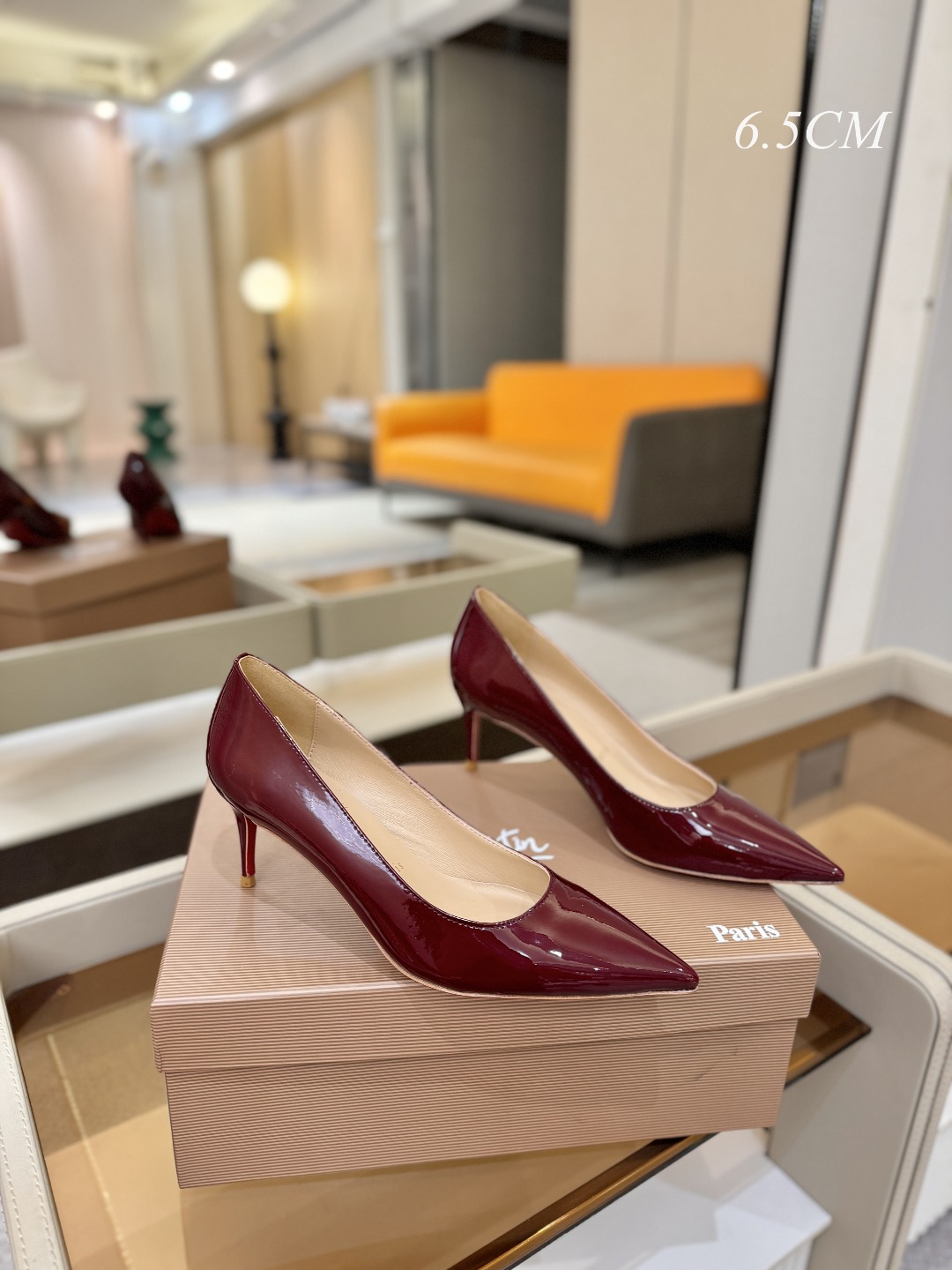 漆皮 单鞋（经典款）质感立体穿出时尚芭莎的气质优质皮里更加柔软透气，无敌瘦腿，穿上立马拉升腿的长度～涵深