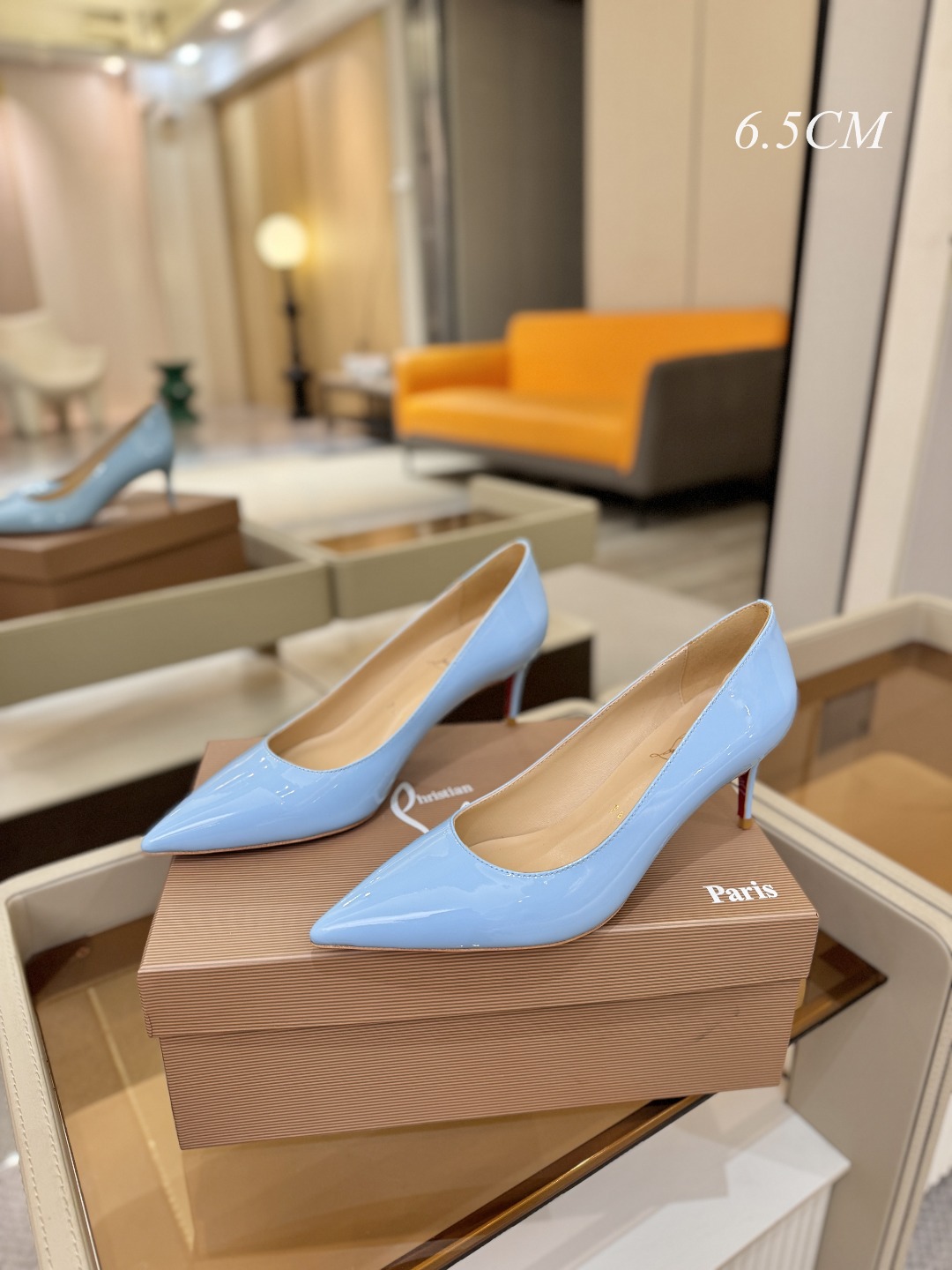 漆皮 单鞋（经典款）质感立体穿出时尚芭莎的气质优质皮里更加柔软透气，无敌瘦腿，穿上立马拉升腿的长度～涵深