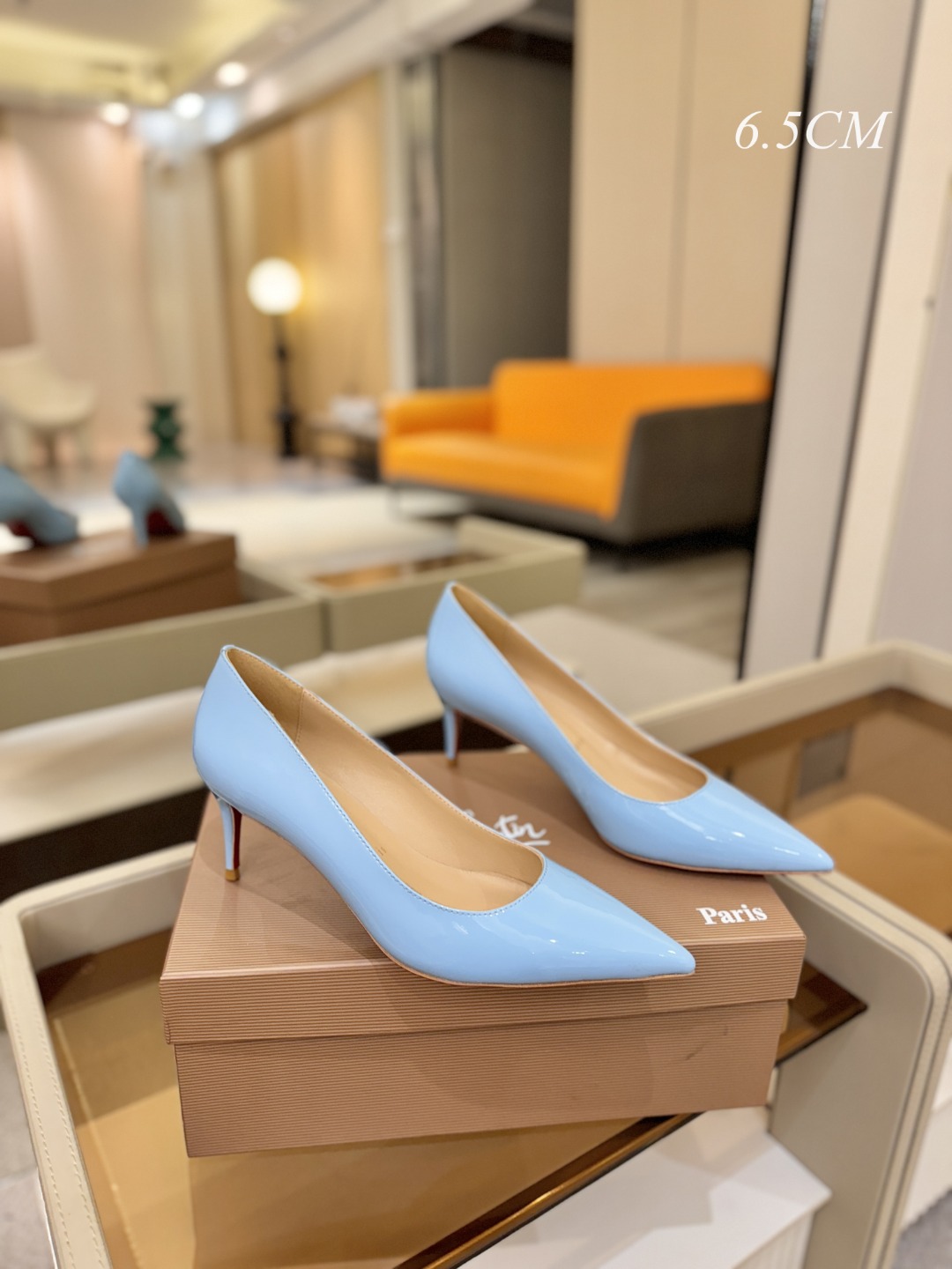 漆皮 单鞋（经典款）质感立体穿出时尚芭莎的气质优质皮里更加柔软透气，无敌瘦腿，穿上立马拉升腿的长度～涵深