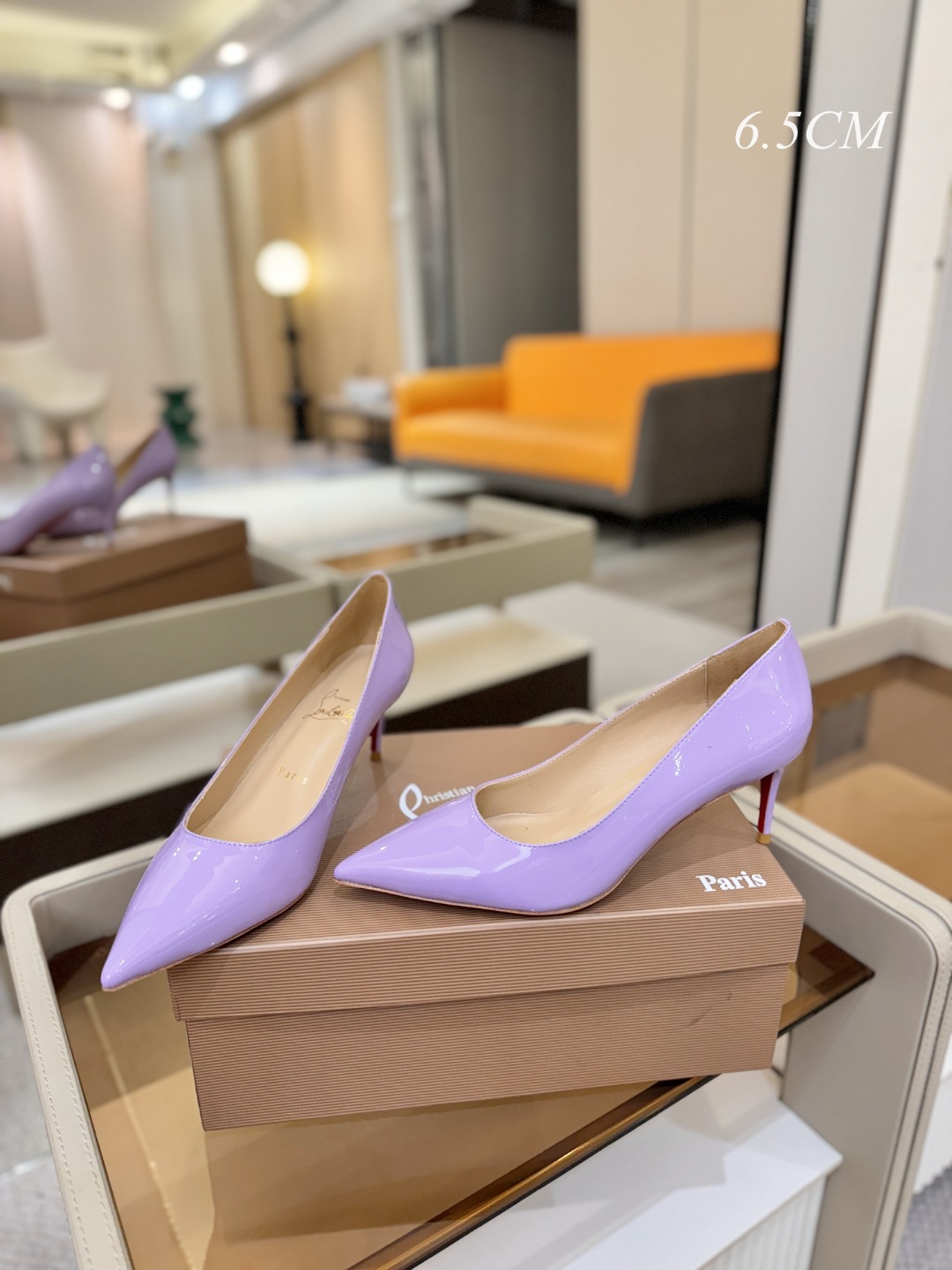 漆皮 单鞋（经典款）质感立体穿出时尚芭莎的气质优质皮里更加柔软透气，无敌瘦腿，穿上立马拉升腿的长度～涵深