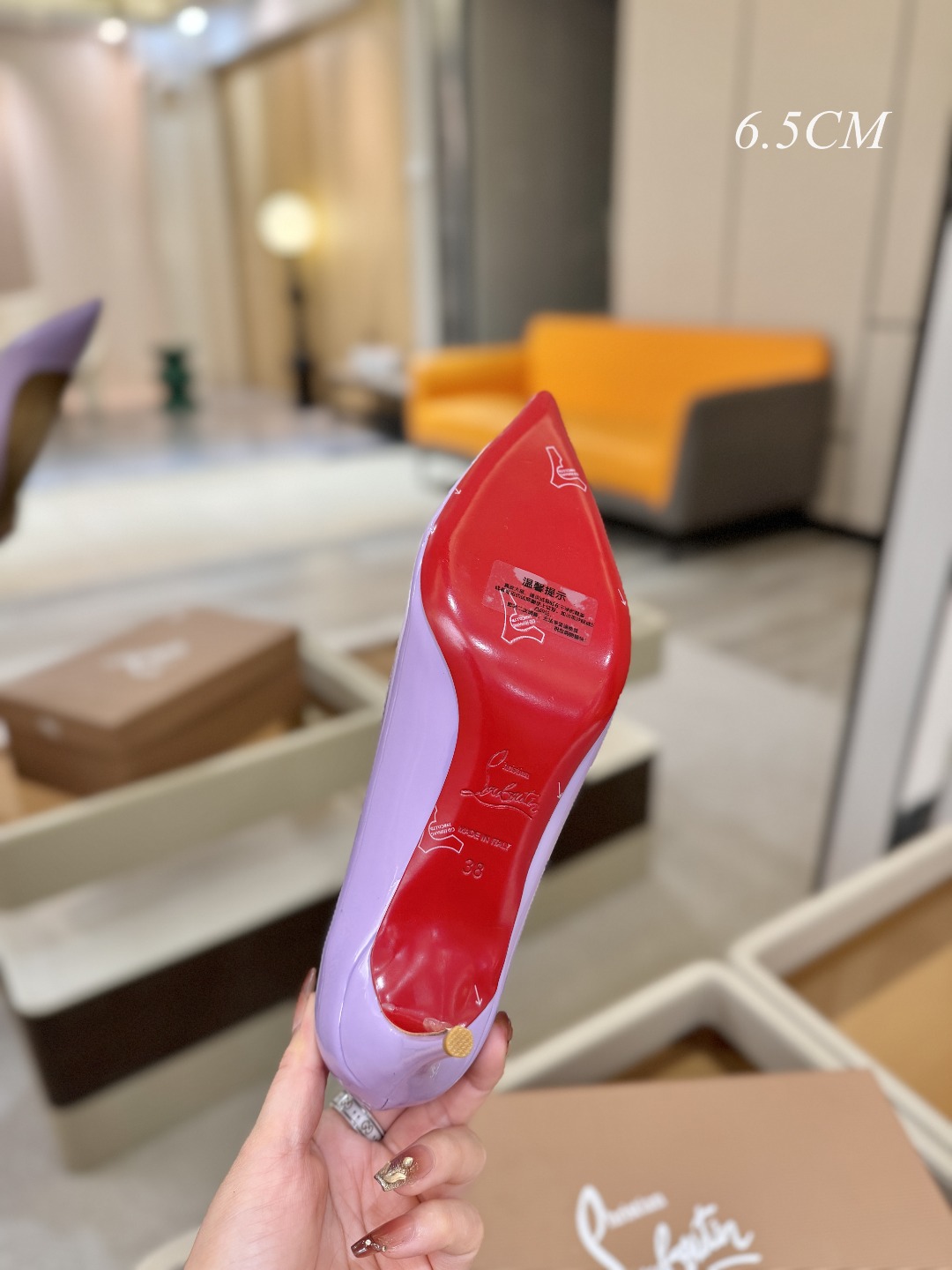 漆皮 单鞋（经典款）质感立体穿出时尚芭莎的气质优质皮里更加柔软透气，无敌瘦腿，穿上立马拉升腿的长度～涵深