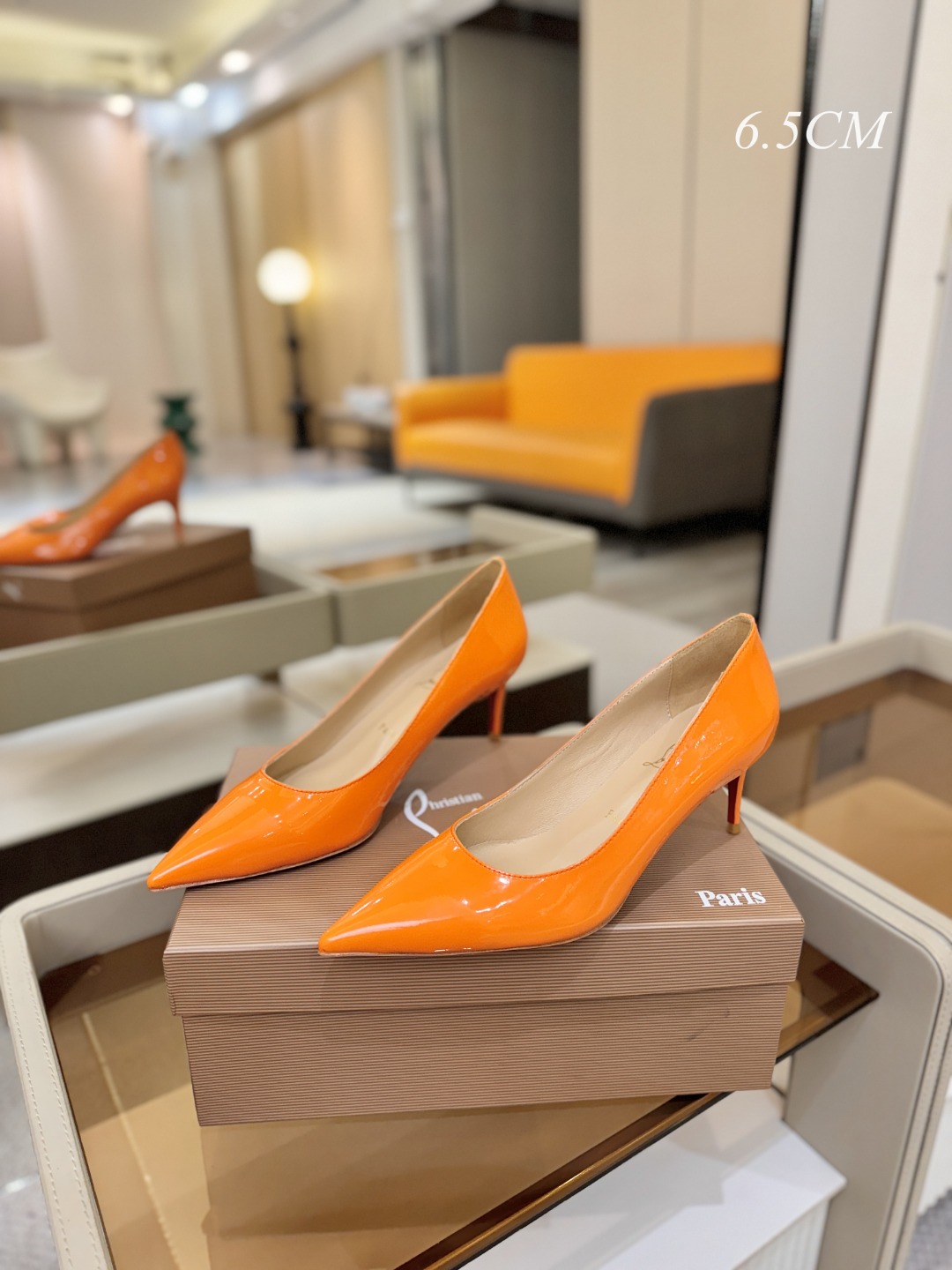 漆皮 单鞋（经典款）质感立体穿出时尚芭莎的气质优质皮里更加柔软透气，无敌瘦腿，穿上立马拉升腿的长度～涵深