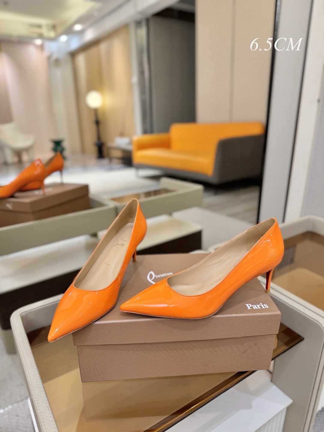 漆皮 单鞋（经典款）质感立体穿出时尚芭莎的气质优质皮里更加柔软透气，无敌瘦腿，穿上立马拉升腿的长度～涵深