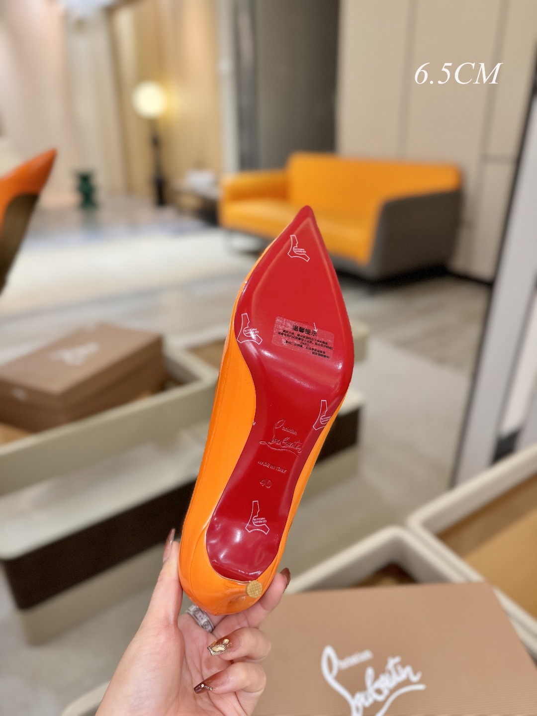 漆皮 单鞋（经典款）质感立体穿出时尚芭莎的气质优质皮里更加柔软透气，无敌瘦腿，穿上立马拉升腿的长度～涵深