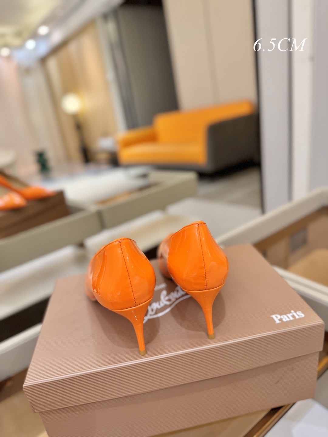 漆皮 单鞋（经典款）质感立体穿出时尚芭莎的气质优质皮里更加柔软透气，无敌瘦腿，穿上立马拉升腿的长度～涵深