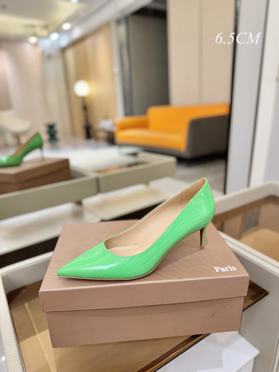 漆皮 单鞋（经典款）质感立体穿出时尚芭莎的气质优质皮里更加柔软透气，无敌瘦腿，穿上立马拉升腿的长度～涵深