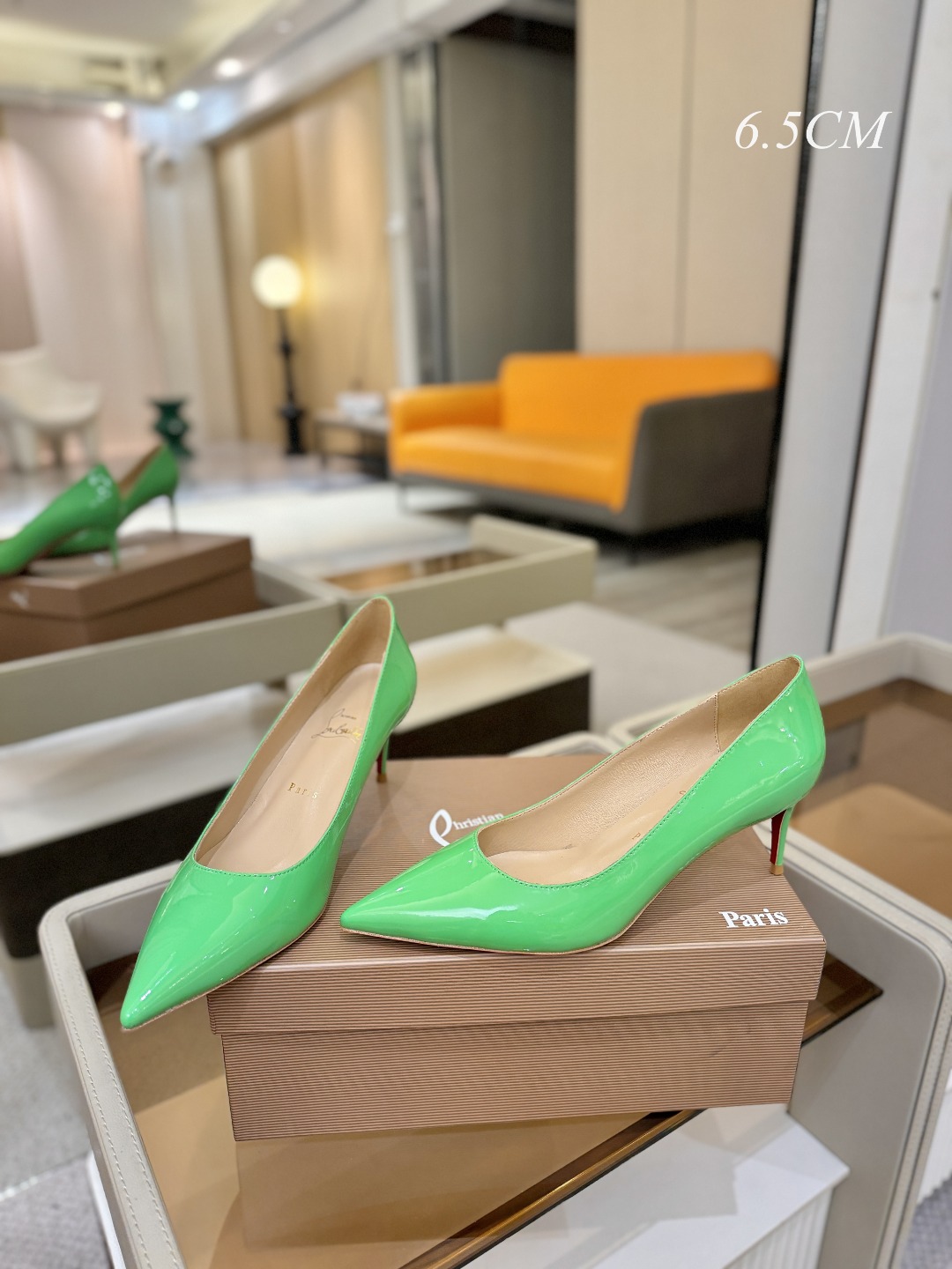 漆皮 单鞋（经典款）质感立体穿出时尚芭莎的气质优质皮里更加柔软透气，无敌瘦腿，穿上立马拉升腿的长度～涵深