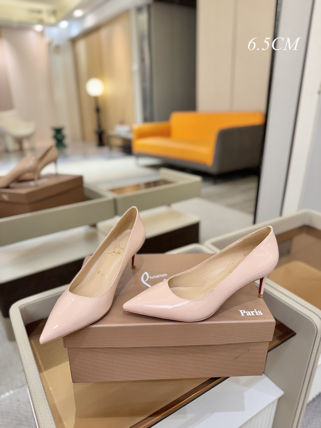 漆皮 单鞋（经典款）质感立体穿出时尚芭莎的气质优质皮里更加柔软透气，无敌瘦腿，穿上立马拉升腿的长度～涵深