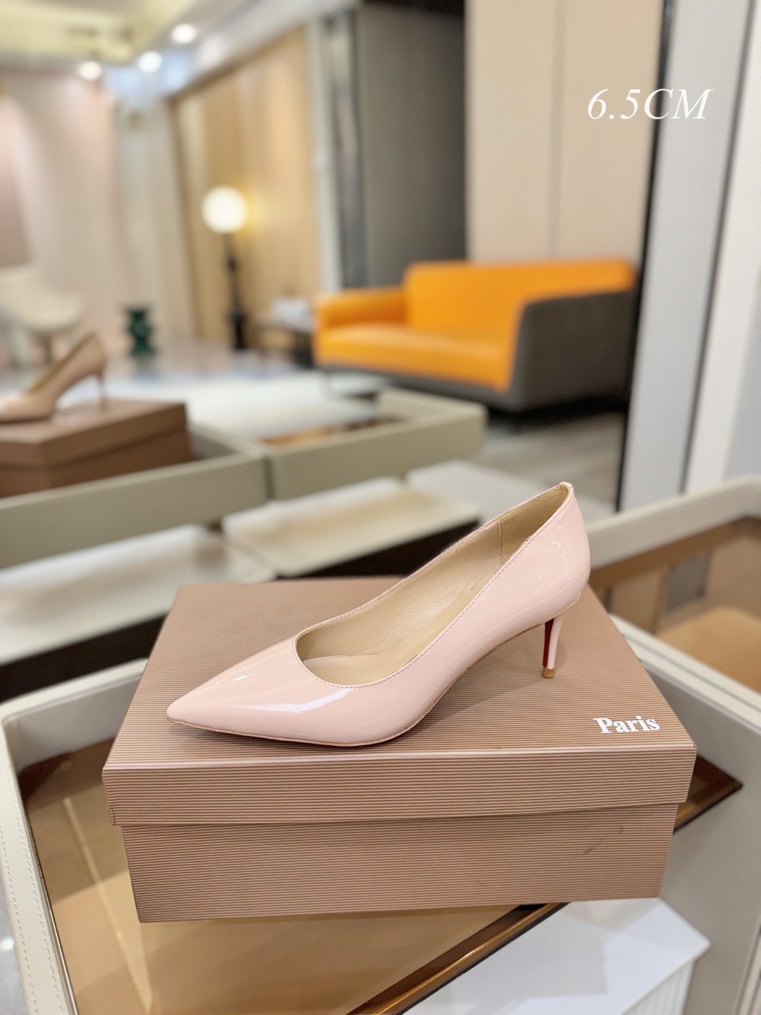 漆皮 单鞋（经典款）质感立体穿出时尚芭莎的气质优质皮里更加柔软透气，无敌瘦腿，穿上立马拉升腿的长度～涵深