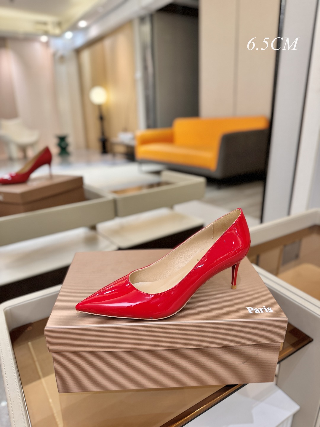 漆皮 单鞋（经典款）质感立体穿出时尚芭莎的气质优质皮里更加柔软透气，无敌瘦腿，穿上立马拉升腿的长度～涵深