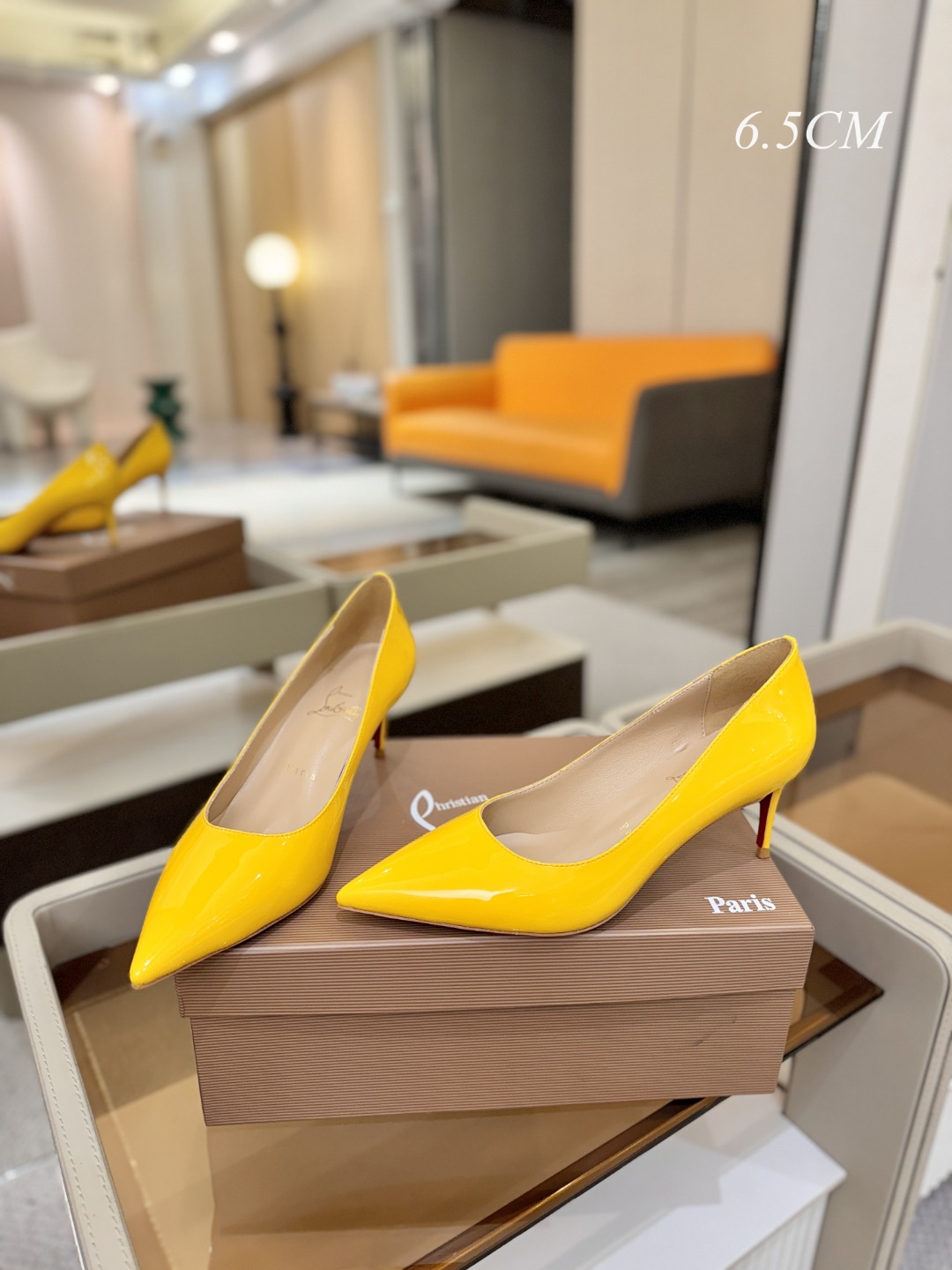 漆皮 单鞋（经典款）质感立体穿出时尚芭莎的气质优质皮里更加柔软透气，无敌瘦腿，穿上立马拉升腿的长度～涵深