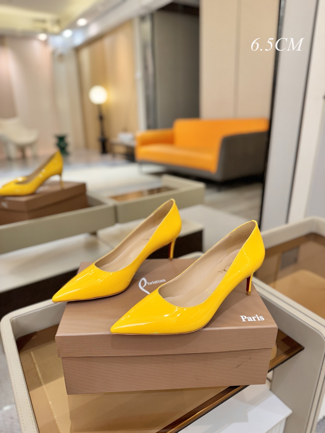 漆皮 单鞋（经典款）质感立体穿出时尚芭莎的气质优质皮里更加柔软透气，无敌瘦腿，穿上立马拉升腿的长度～涵深