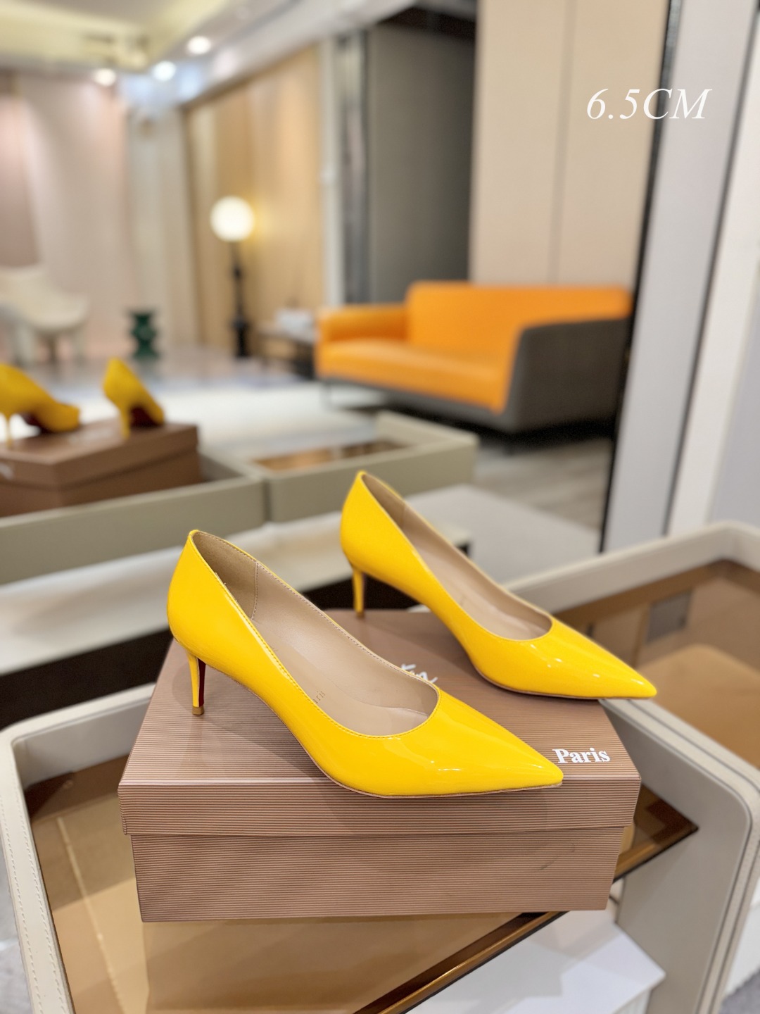 漆皮 单鞋（经典款）质感立体穿出时尚芭莎的气质优质皮里更加柔软透气，无敌瘦腿，穿上立马拉升腿的长度～涵深