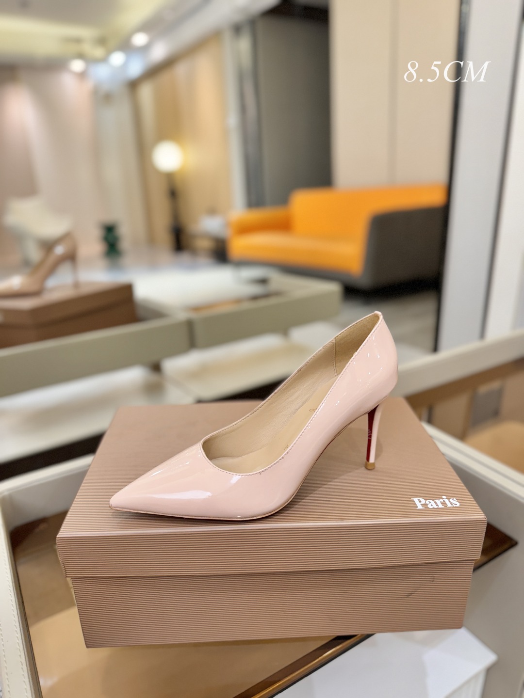 漆皮 单鞋（经典款）质感立体穿出时尚芭莎的气质优质皮里更加柔软透气，无敌瘦腿，穿上立马拉升腿的长度～涵深