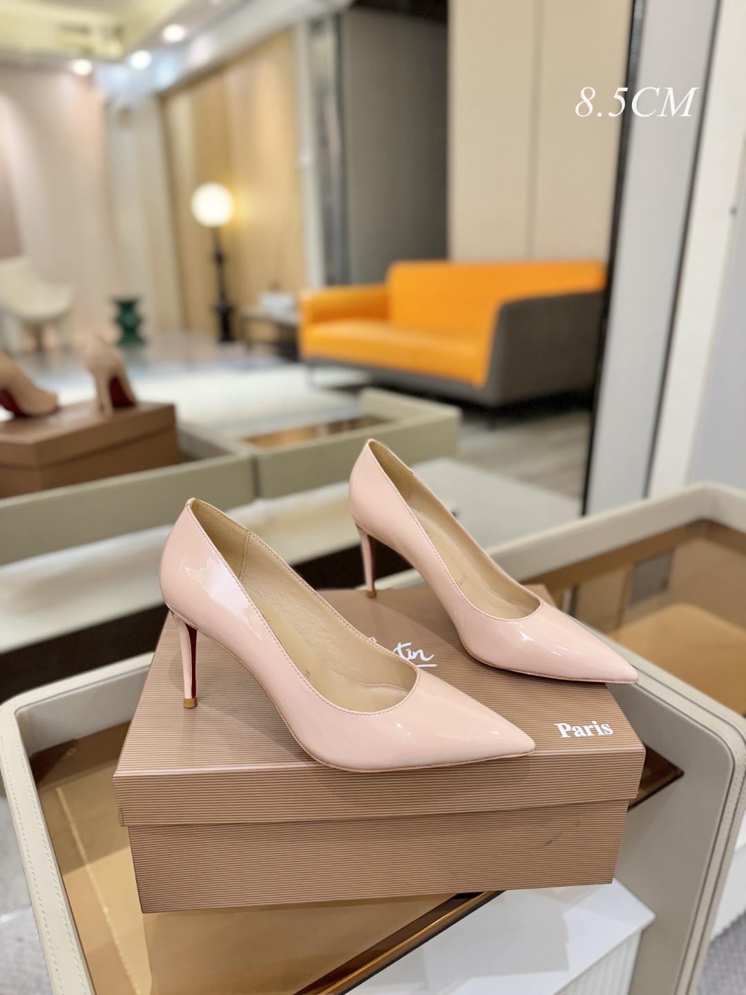 漆皮 单鞋（经典款）质感立体穿出时尚芭莎的气质优质皮里更加柔软透气，无敌瘦腿，穿上立马拉升腿的长度～涵深