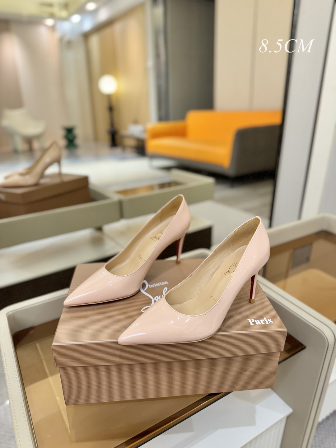 漆皮 单鞋（经典款）质感立体穿出时尚芭莎的气质优质皮里更加柔软透气，无敌瘦腿，穿上立马拉升腿的长度～涵深