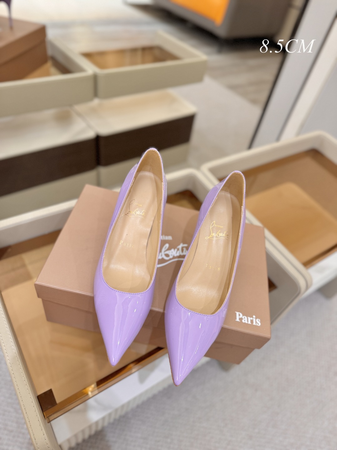 漆皮 单鞋（经典款）质感立体穿出时尚芭莎的气质优质皮里更加柔软透气，无敌瘦腿，穿上立马拉升腿的长度～涵深