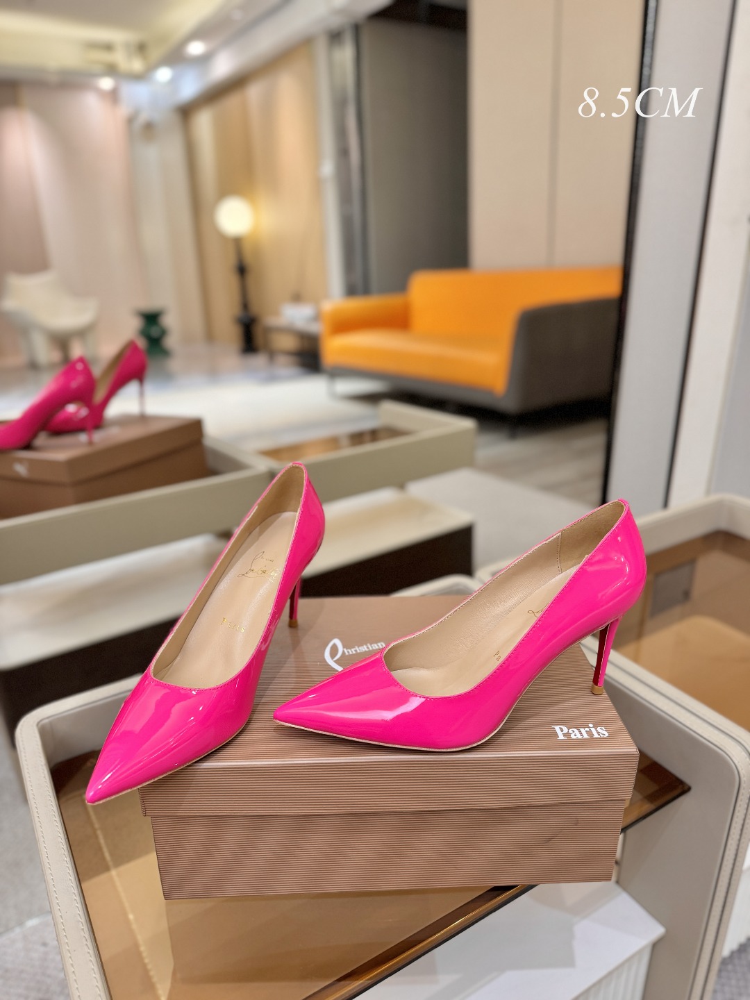 漆皮 单鞋（经典款）质感立体穿出时尚芭莎的气质优质皮里更加柔软透气，无敌瘦腿，穿上立马拉升腿的长度～涵深