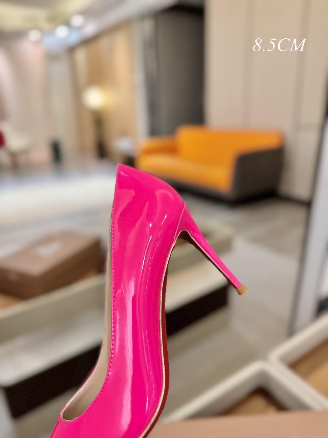 漆皮 单鞋（经典款）质感立体穿出时尚芭莎的气质优质皮里更加柔软透气，无敌瘦腿，穿上立马拉升腿的长度～涵深