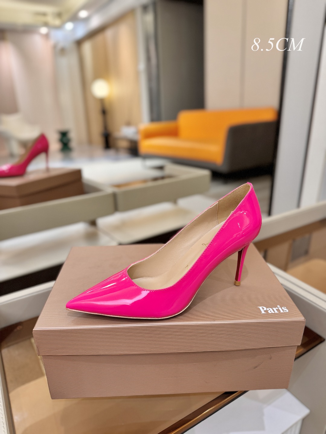 漆皮 单鞋（经典款）质感立体穿出时尚芭莎的气质优质皮里更加柔软透气，无敌瘦腿，穿上立马拉升腿的长度～涵深