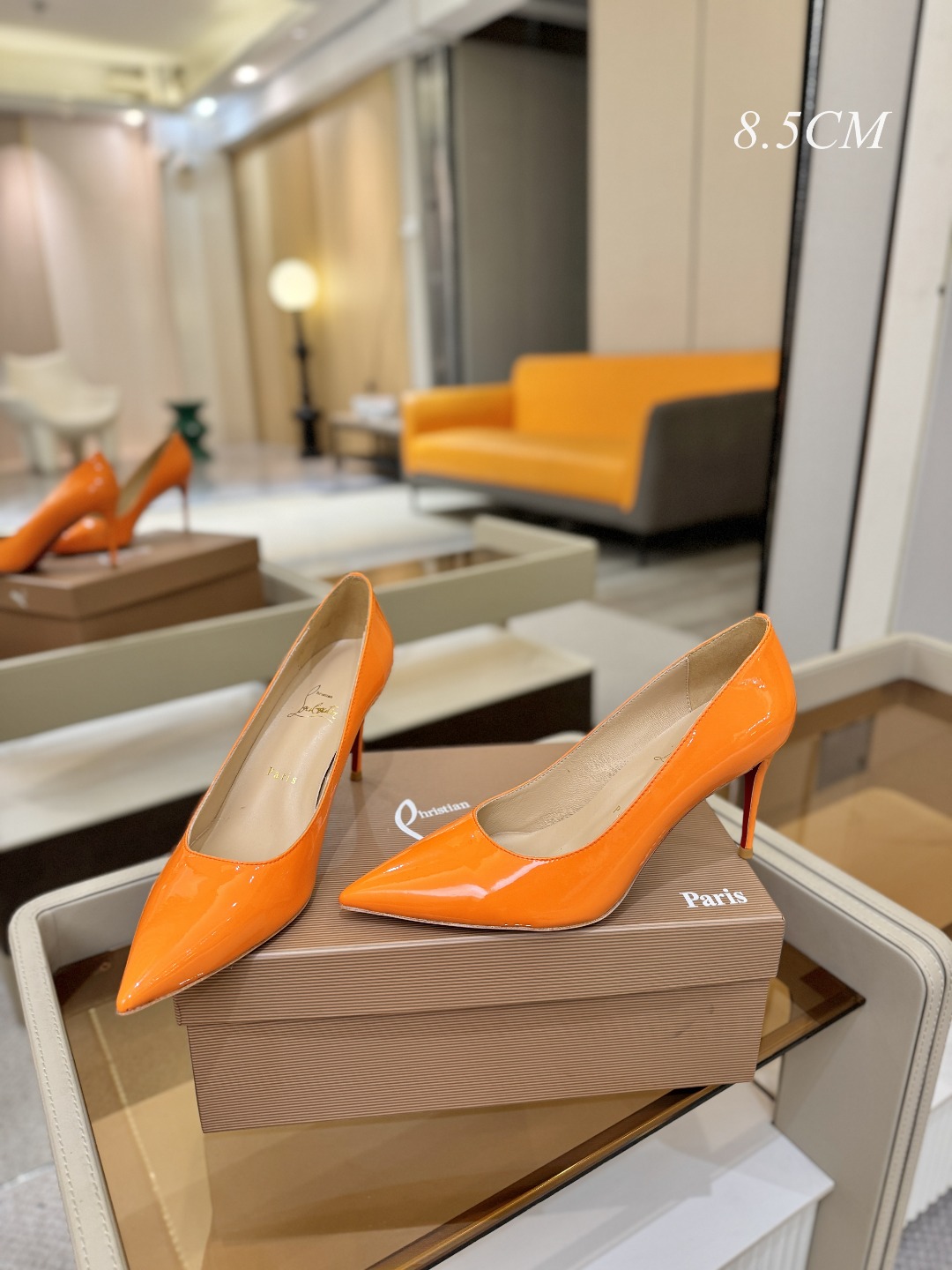 漆皮 单鞋（经典款）质感立体穿出时尚芭莎的气质优质皮里更加柔软透气，无敌瘦腿，穿上立马拉升腿的长度～涵深