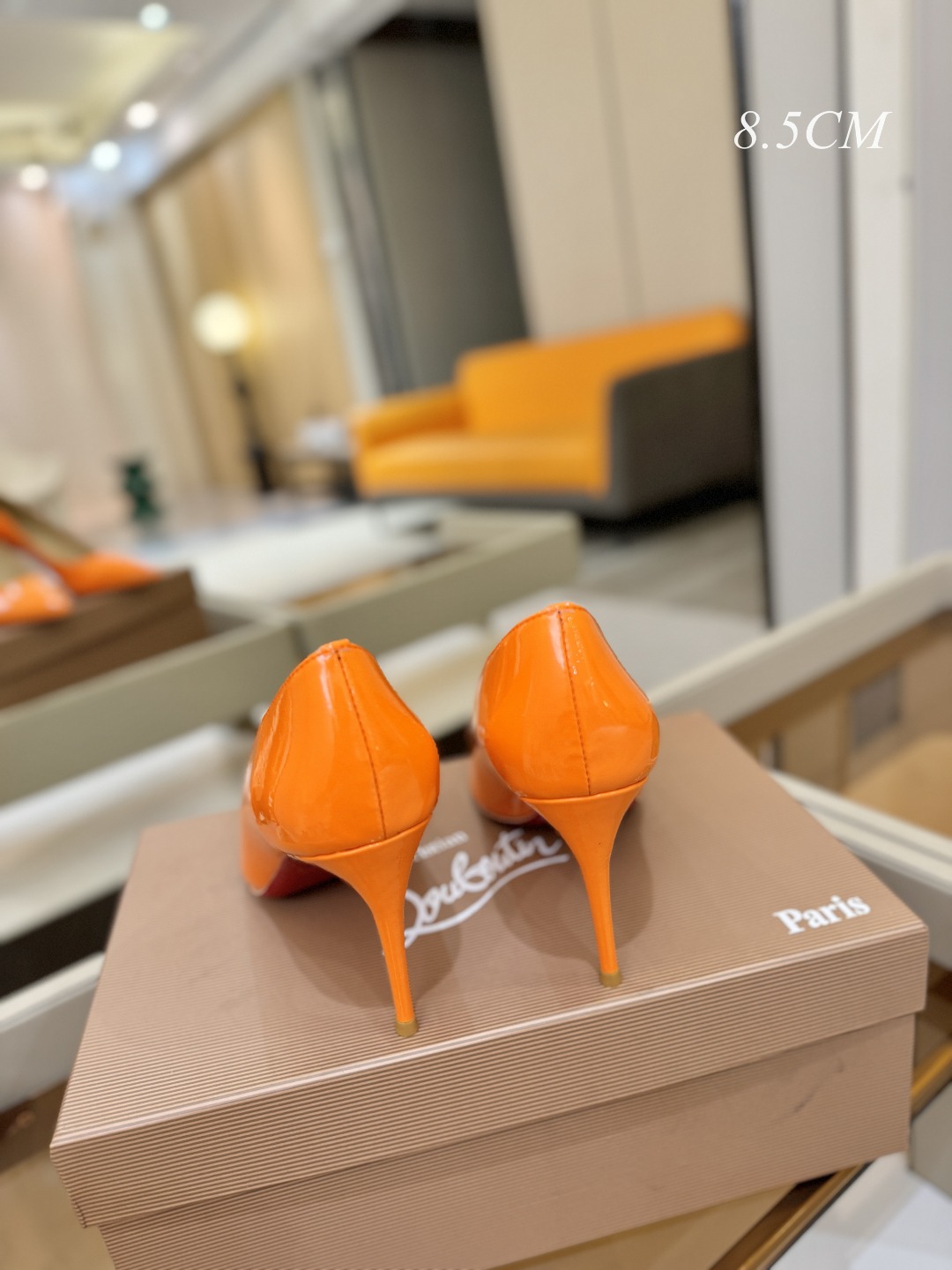 漆皮 单鞋（经典款）质感立体穿出时尚芭莎的气质优质皮里更加柔软透气，无敌瘦腿，穿上立马拉升腿的长度～涵深