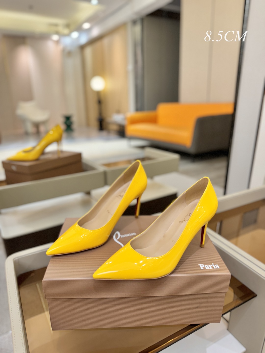 漆皮 单鞋（经典款）质感立体穿出时尚芭莎的气质优质皮里更加柔软透气，无敌瘦腿，穿上立马拉升腿的长度～涵深