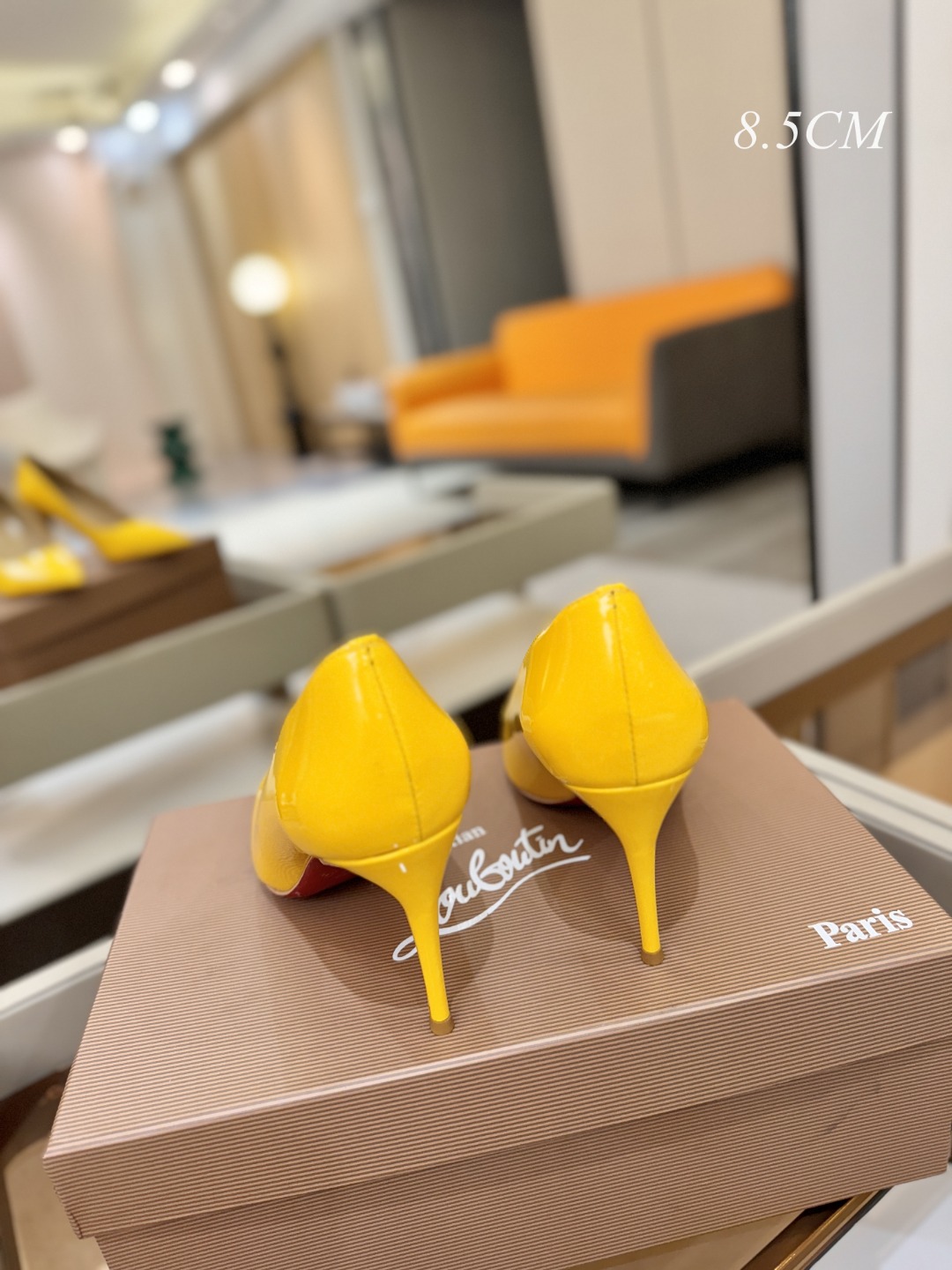 漆皮 单鞋（经典款）质感立体穿出时尚芭莎的气质优质皮里更加柔软透气，无敌瘦腿，穿上立马拉升腿的长度～涵深