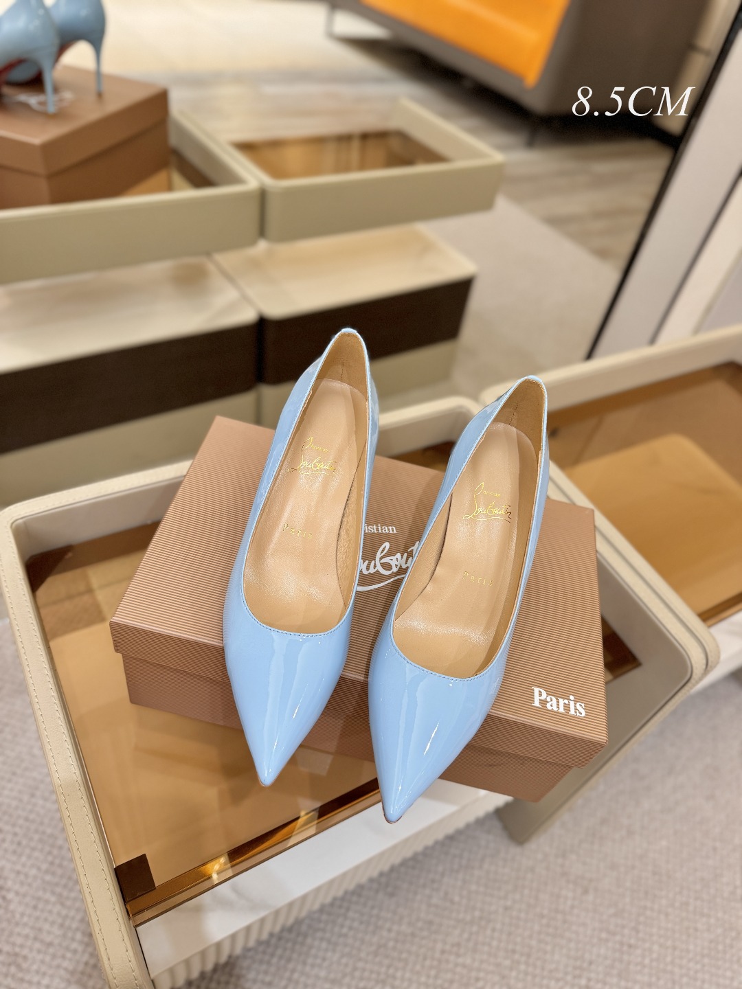 漆皮 单鞋（经典款）质感立体穿出时尚芭莎的气质优质皮里更加柔软透气，无敌瘦腿，穿上立马拉升腿的长度～涵深