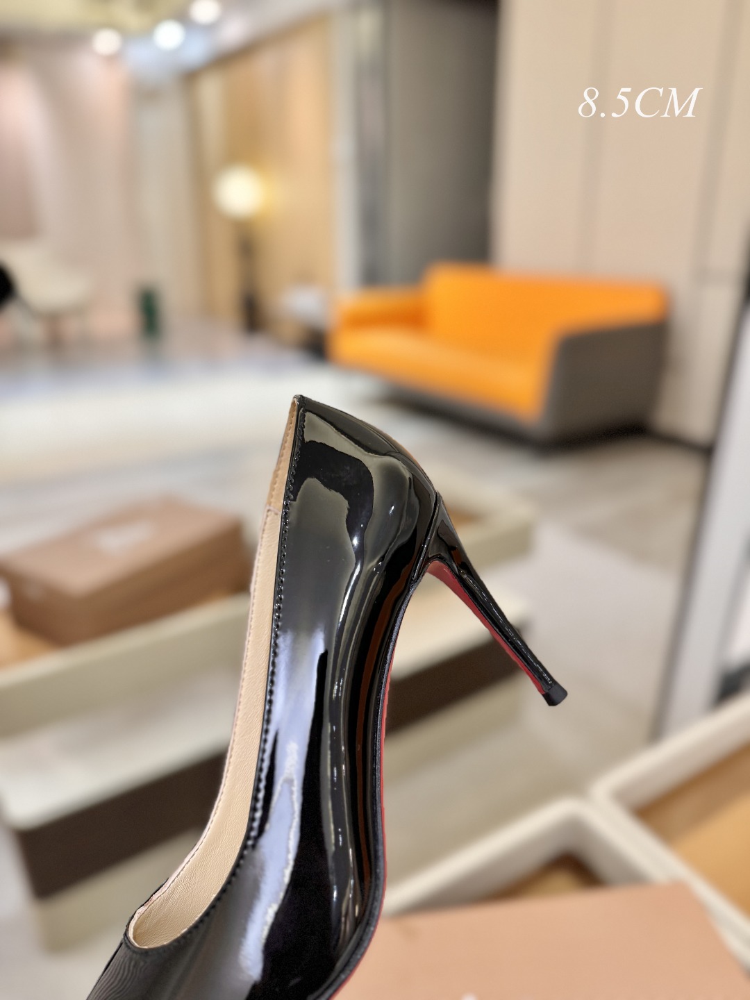 漆皮 单鞋（经典款）质感立体穿出时尚芭莎的气质优质皮里更加柔软透气，无敌瘦腿，穿上立马拉升腿的长度～涵深