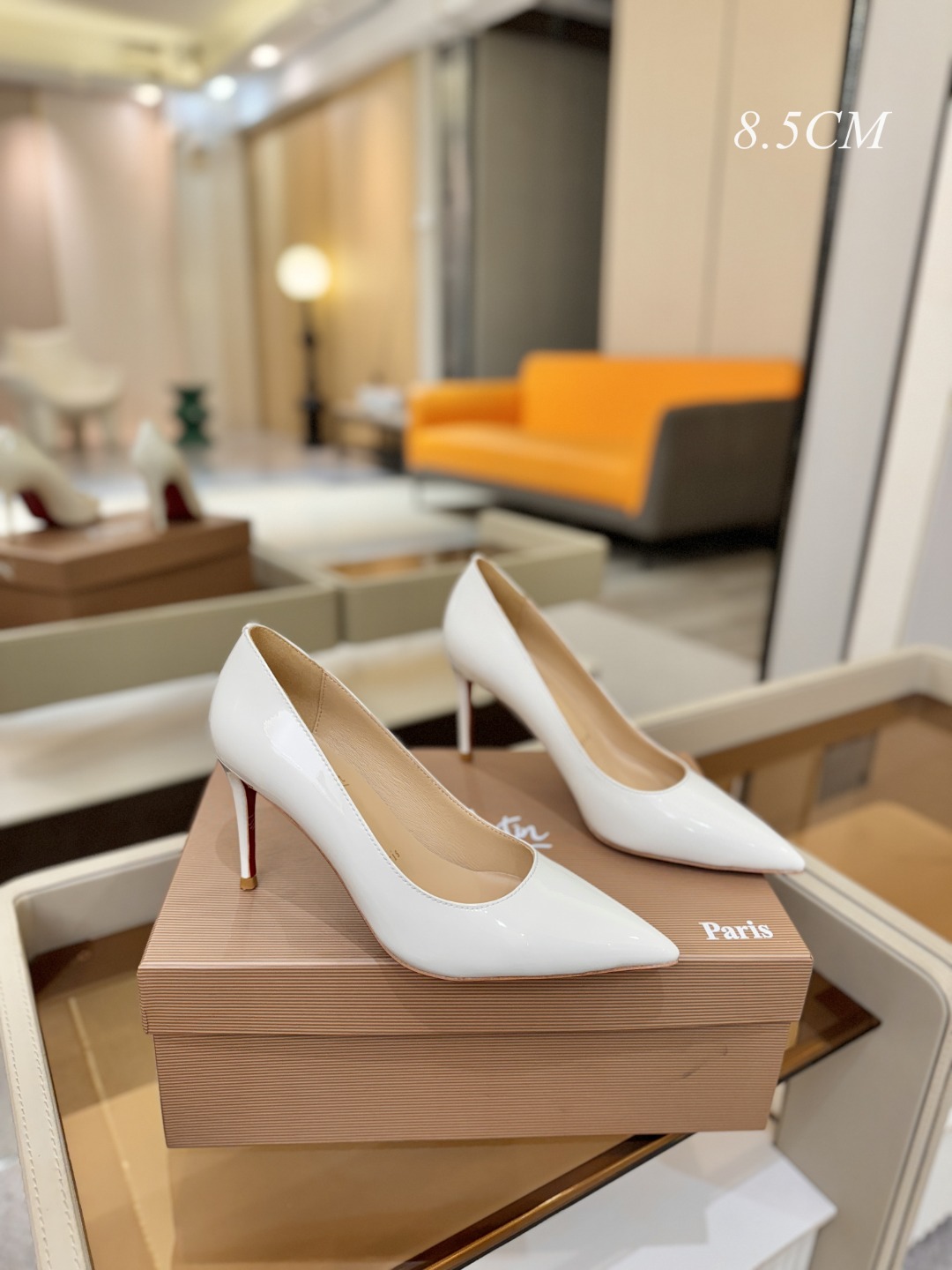 漆皮 单鞋（经典款）质感立体穿出时尚芭莎的气质优质皮里更加柔软透气，无敌瘦腿，穿上立马拉升腿的长度～涵深