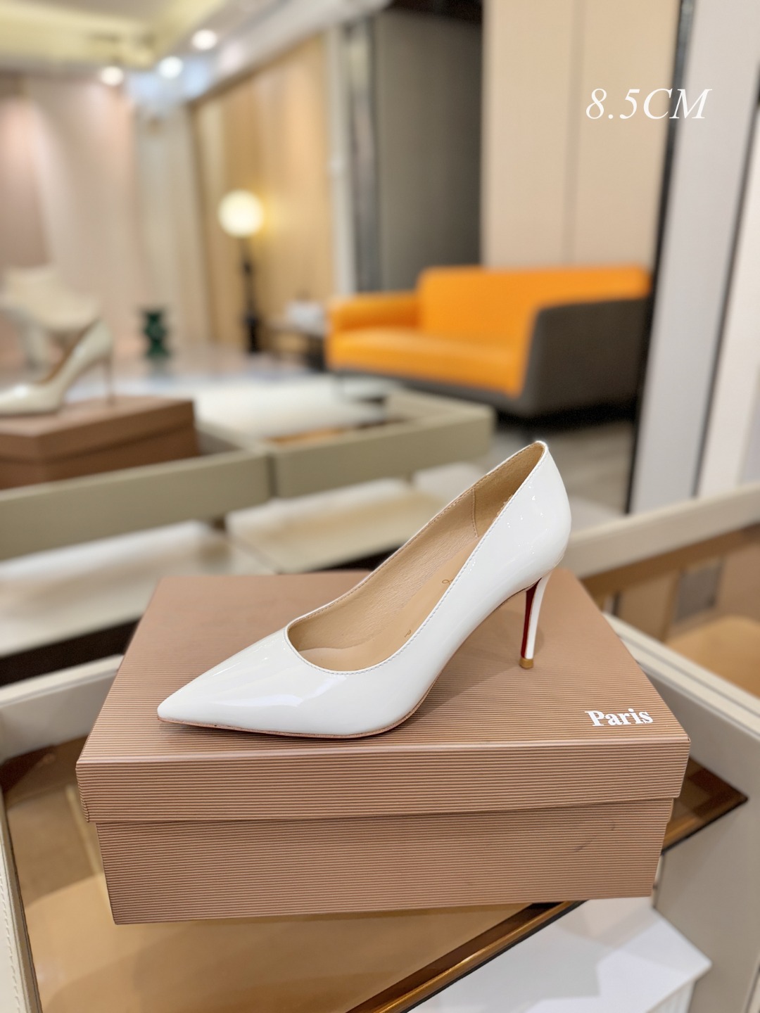 漆皮 单鞋（经典款）质感立体穿出时尚芭莎的气质优质皮里更加柔软透气，无敌瘦腿，穿上立马拉升腿的长度～涵深