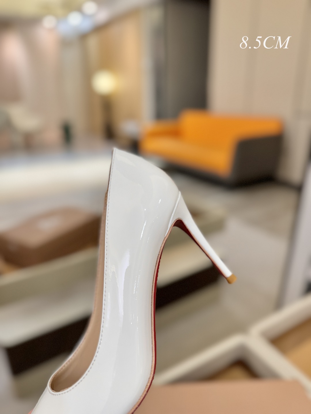 漆皮 单鞋（经典款）质感立体穿出时尚芭莎的气质优质皮里更加柔软透气，无敌瘦腿，穿上立马拉升腿的长度～涵深