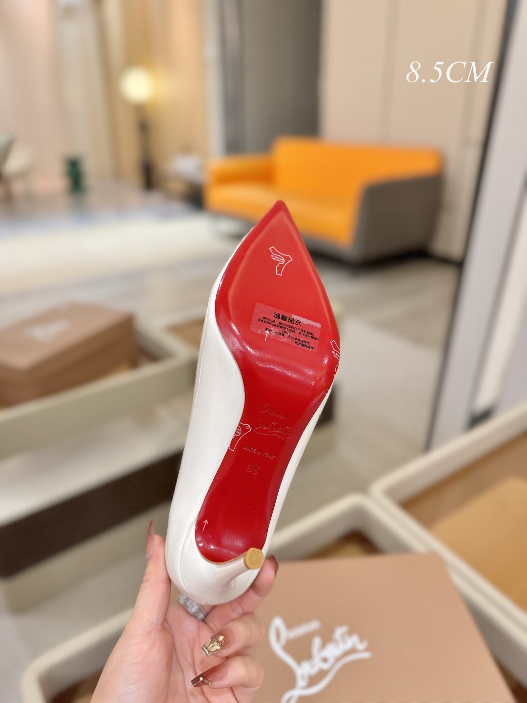 漆皮 单鞋（经典款）质感立体穿出时尚芭莎的气质优质皮里更加柔软透气，无敌瘦腿，穿上立马拉升腿的长度～涵深