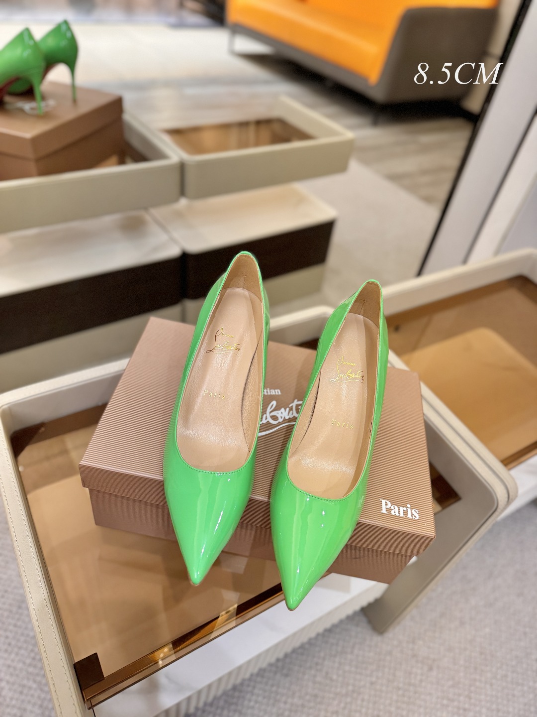 漆皮 单鞋（经典款）质感立体穿出时尚芭莎的气质优质皮里更加柔软透气，无敌瘦腿，穿上立马拉升腿的长度～涵深