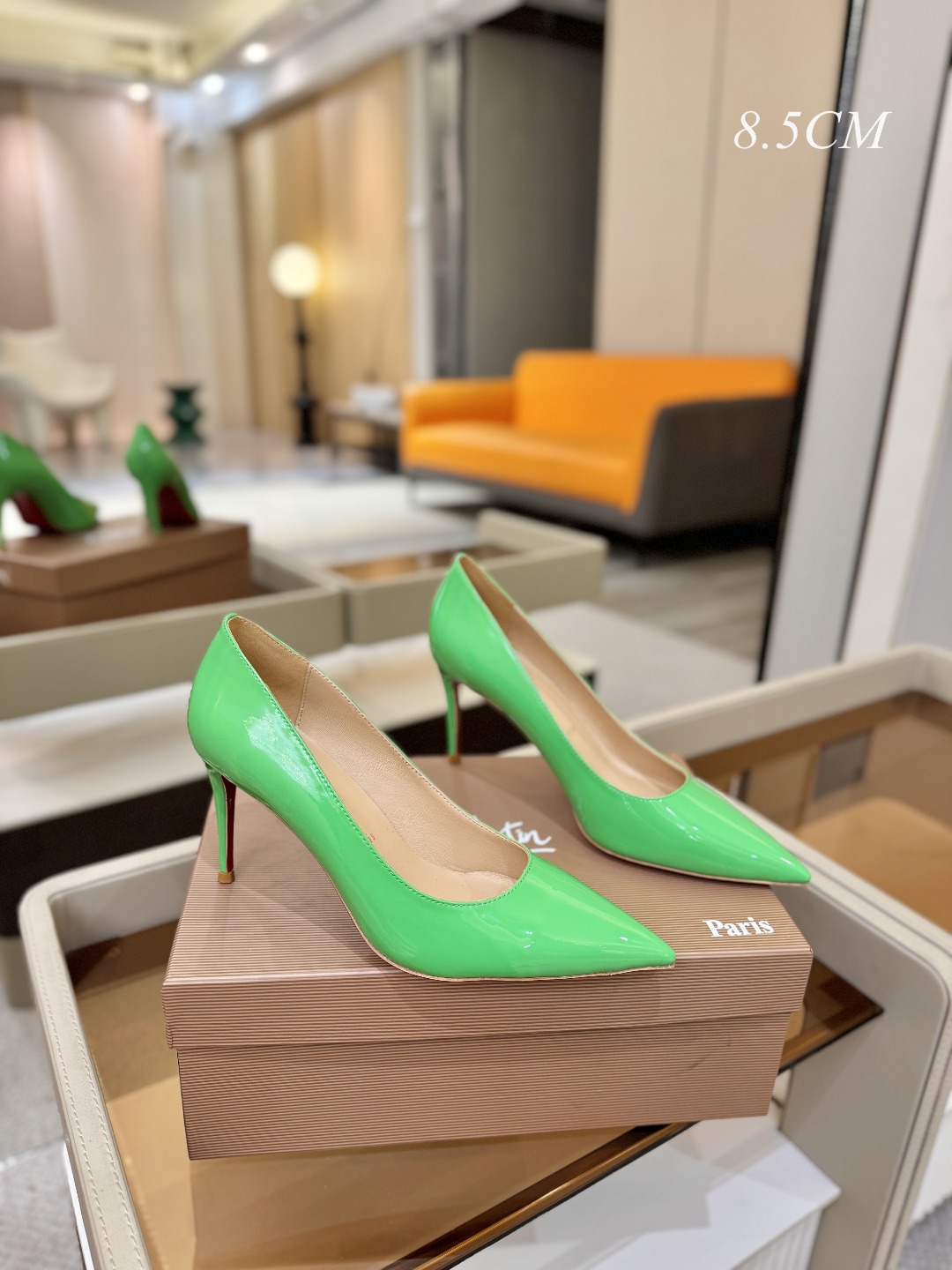 漆皮 单鞋（经典款）质感立体穿出时尚芭莎的气质优质皮里更加柔软透气，无敌瘦腿，穿上立马拉升腿的长度～涵深