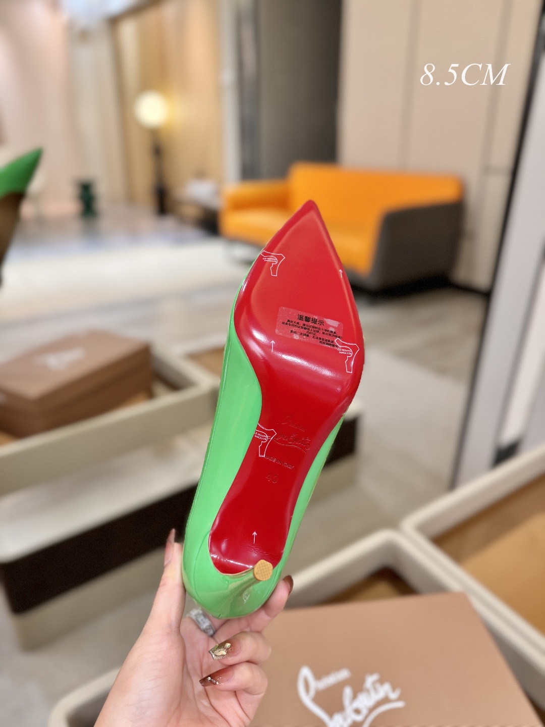 漆皮 单鞋（经典款）质感立体穿出时尚芭莎的气质优质皮里更加柔软透气，无敌瘦腿，穿上立马拉升腿的长度～涵深