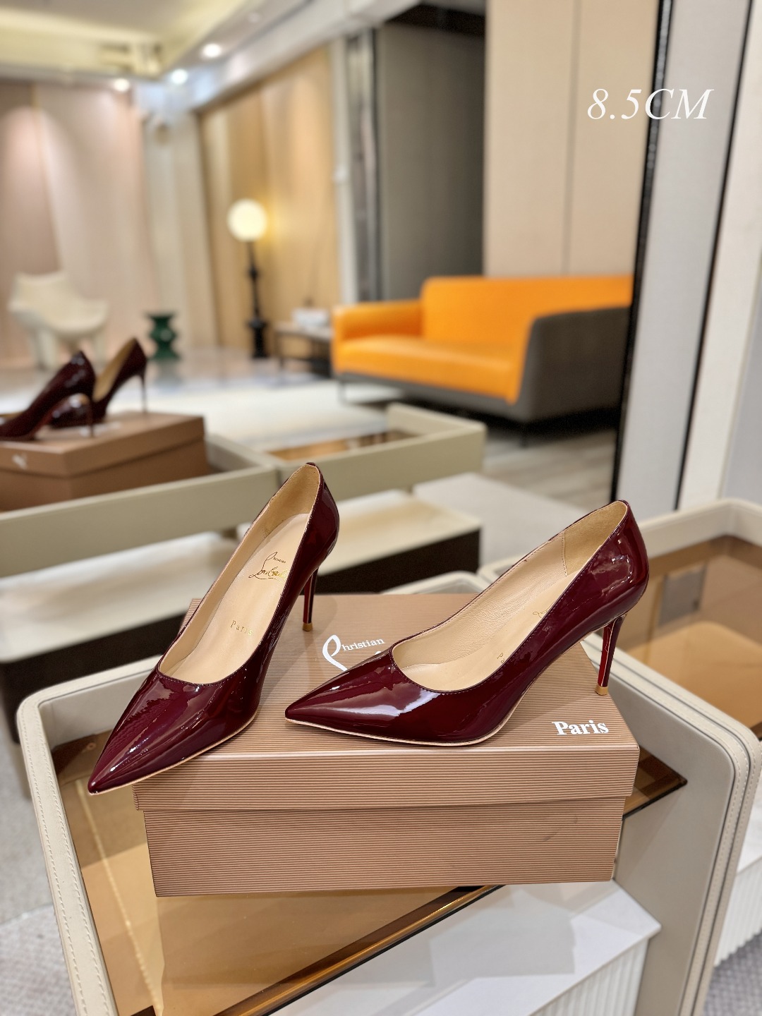 漆皮 单鞋（经典款）质感立体穿出时尚芭莎的气质优质皮里更加柔软透气，无敌瘦腿，穿上立马拉升腿的长度～涵深